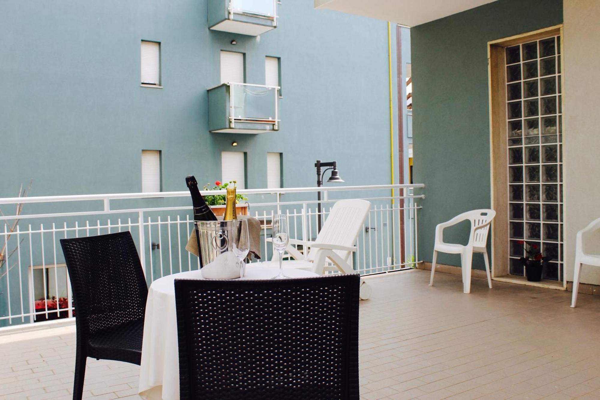 Blue Loft Hotel Чезенатико Екстериор снимка
