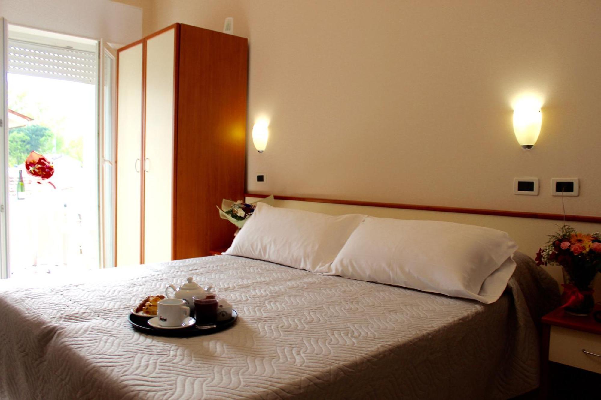 Blue Loft Hotel Чезенатико Екстериор снимка
